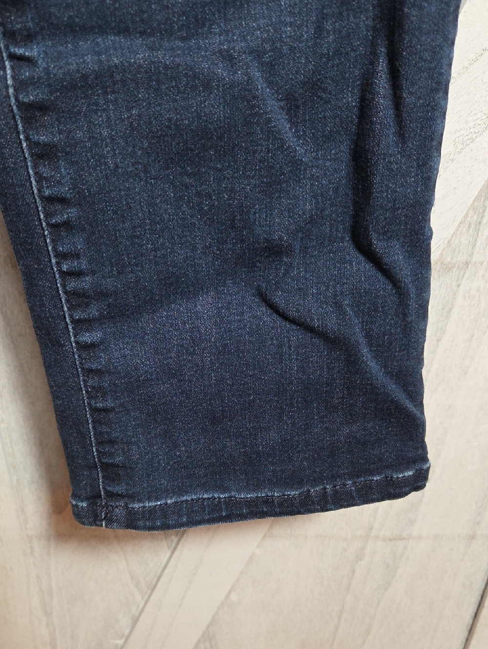 Democracy "Ab"solution Straight Leg Jeans Size 8 - Picture 4 of 10